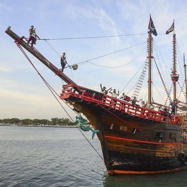Pirate Ship Day Tour